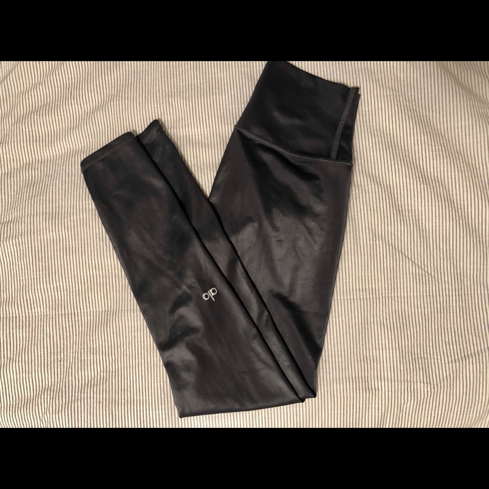 Alo yoga high waist legging (gently used)
